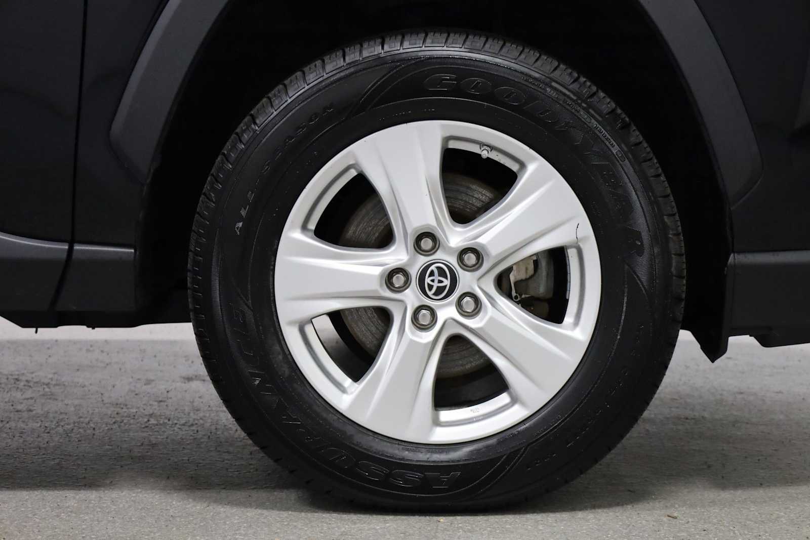 Thumbnail: 2021 Toyota RAV4 - 12