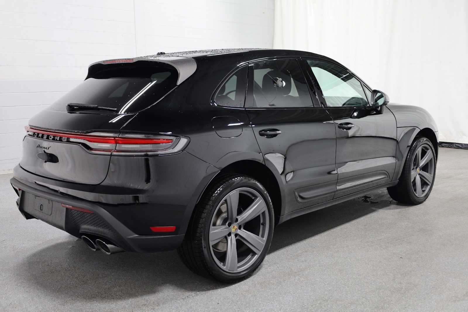 Thumbnail: 2025 Porsche Macan - 9