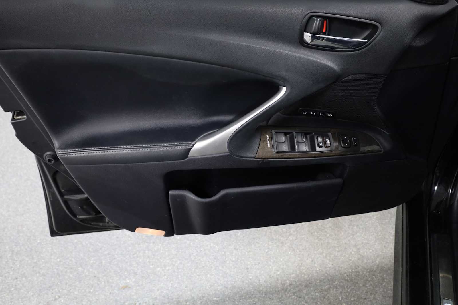 Thumbnail: 2012 Lexus IS - 16
