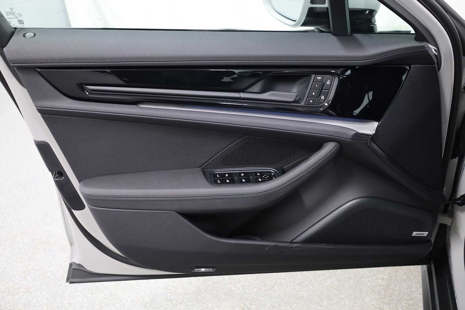 Thumbnail: 2026 Porsche Panamera - 16