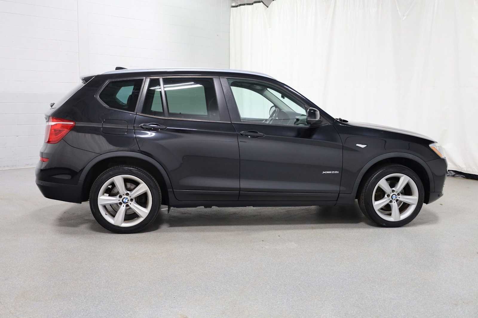Thumbnail: 2017 BMW X3 - 10