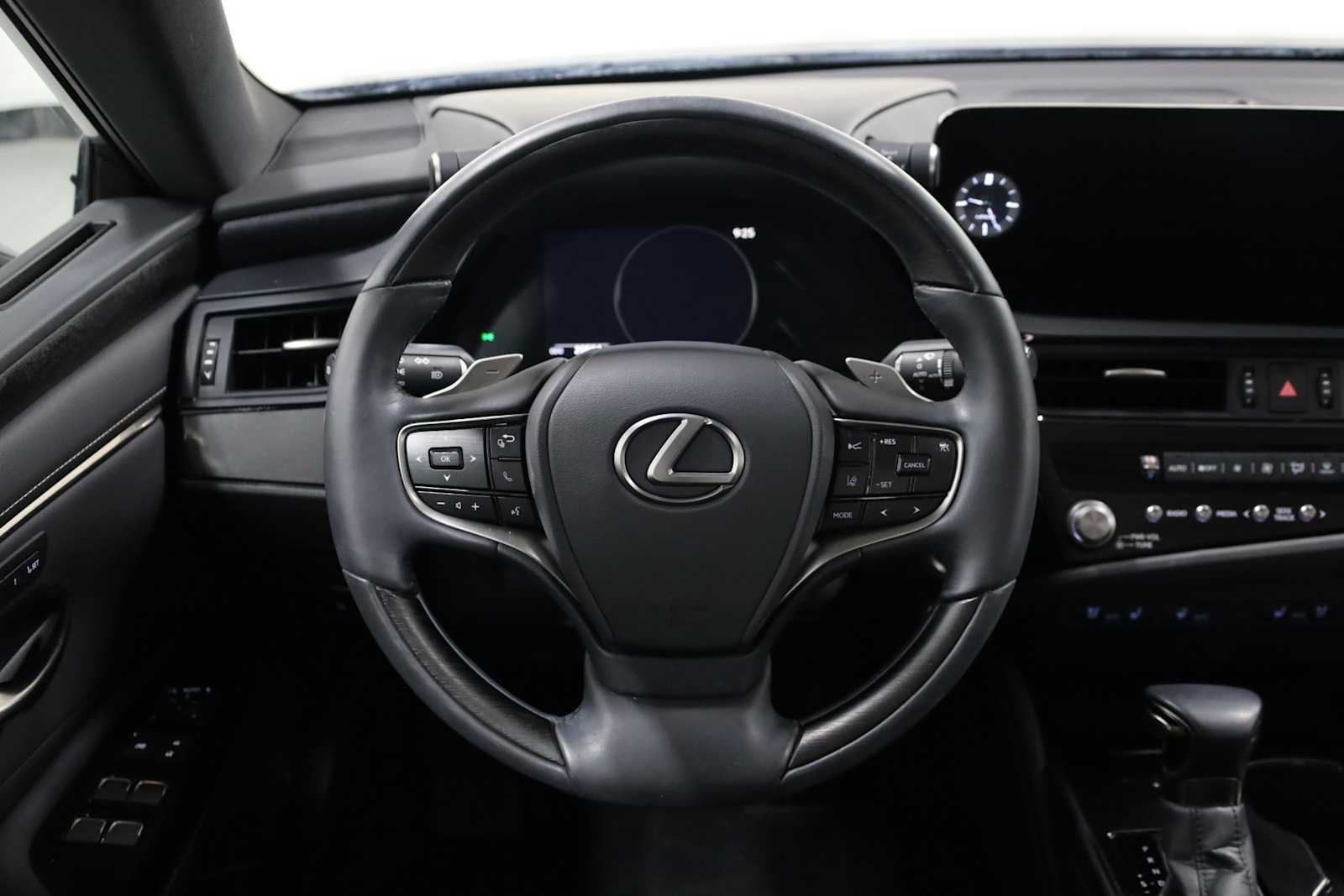 Thumbnail: 2023 Lexus ES - 22