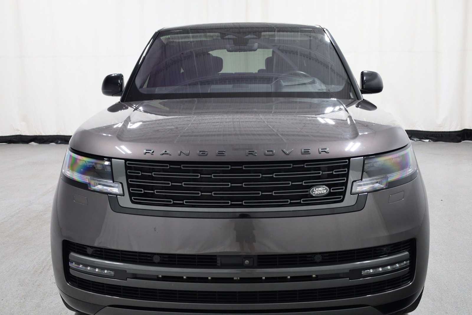 Thumbnail: 2023 Land Rover Range Rover - 14