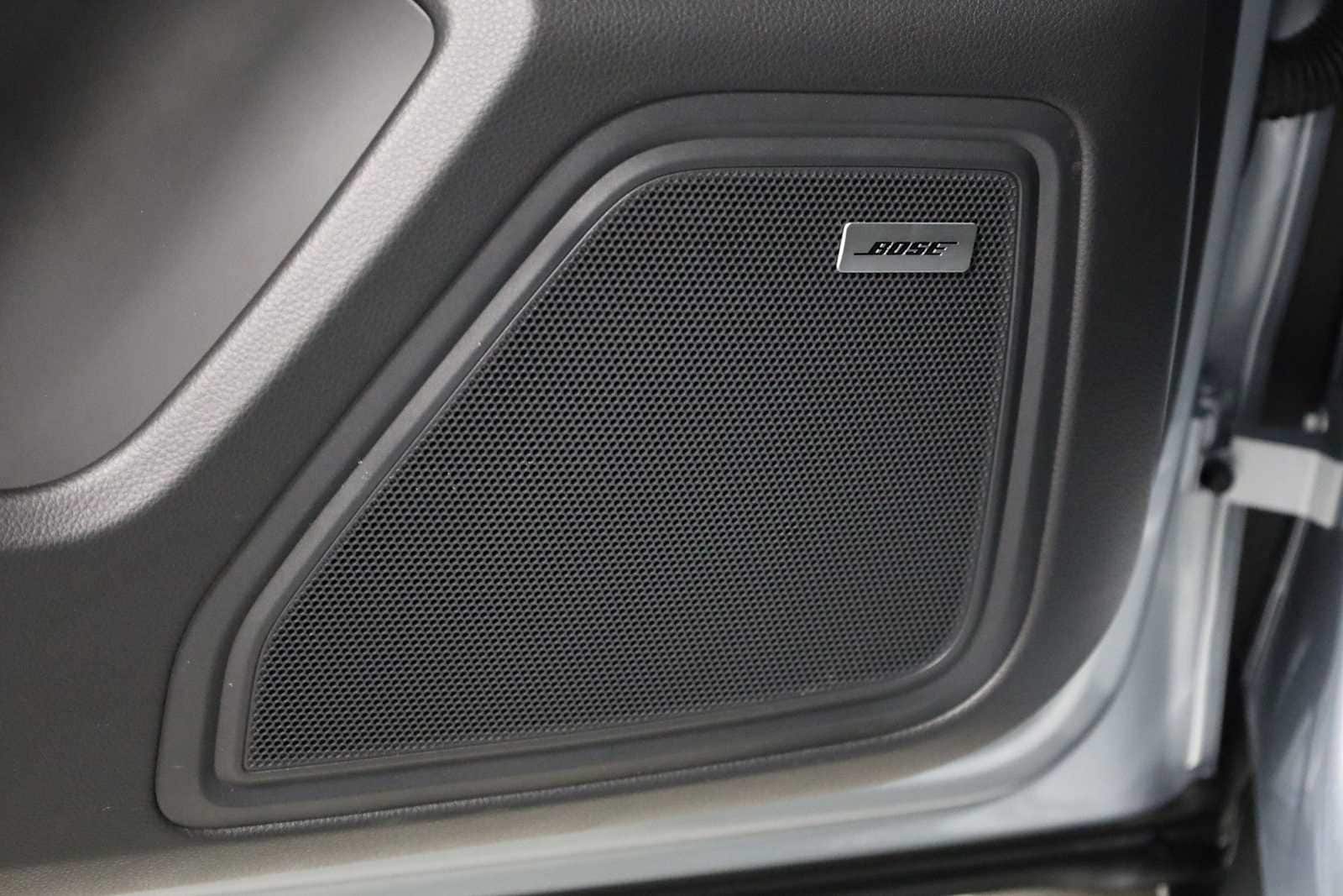 Thumbnail: 2026 Porsche Macan - 17