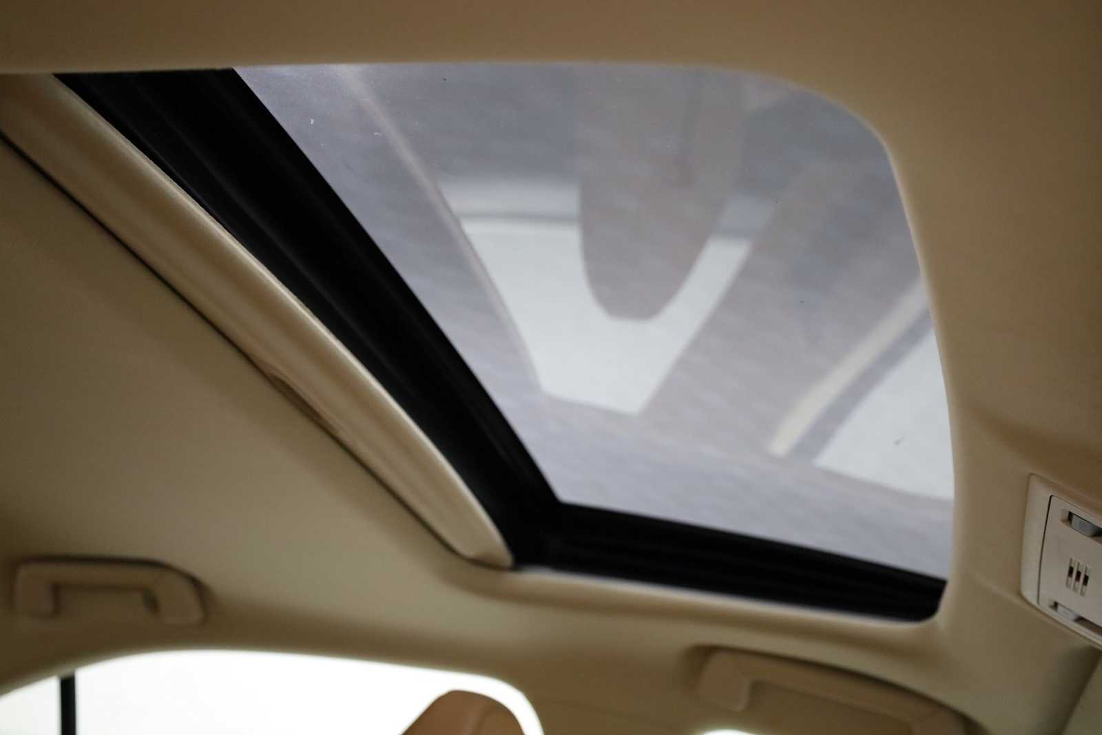 Thumbnail: 2016 Lexus IS - 19