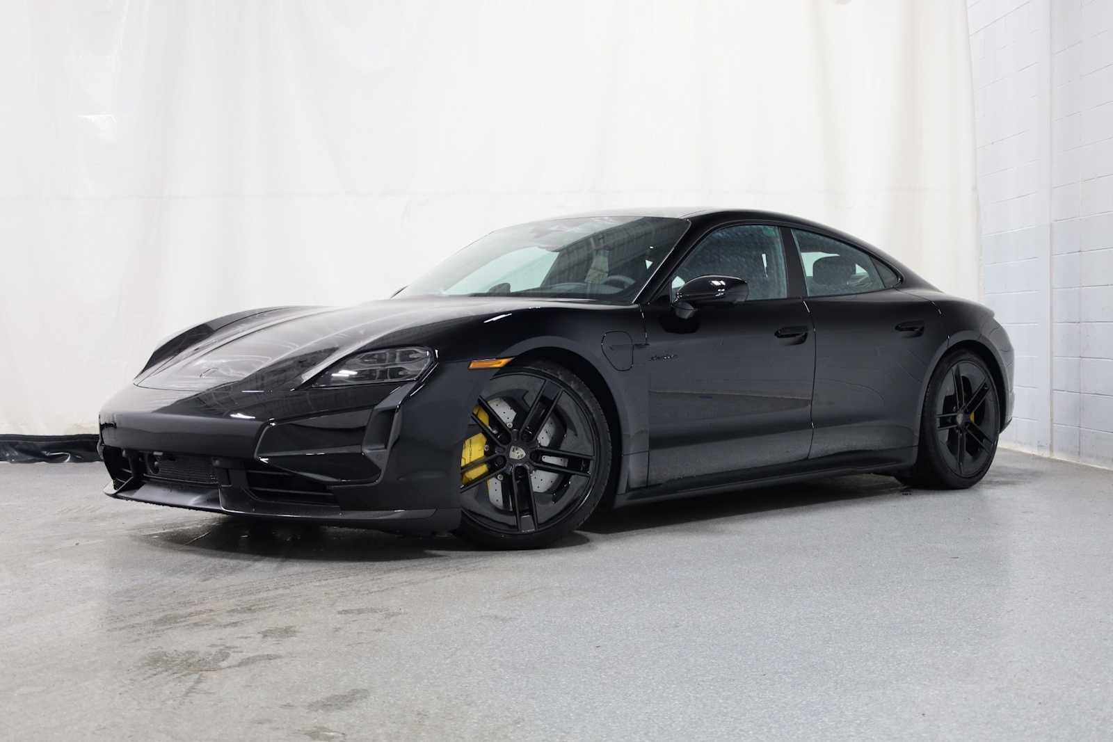 Thumbnail: 2025 Porsche Taycan - 1