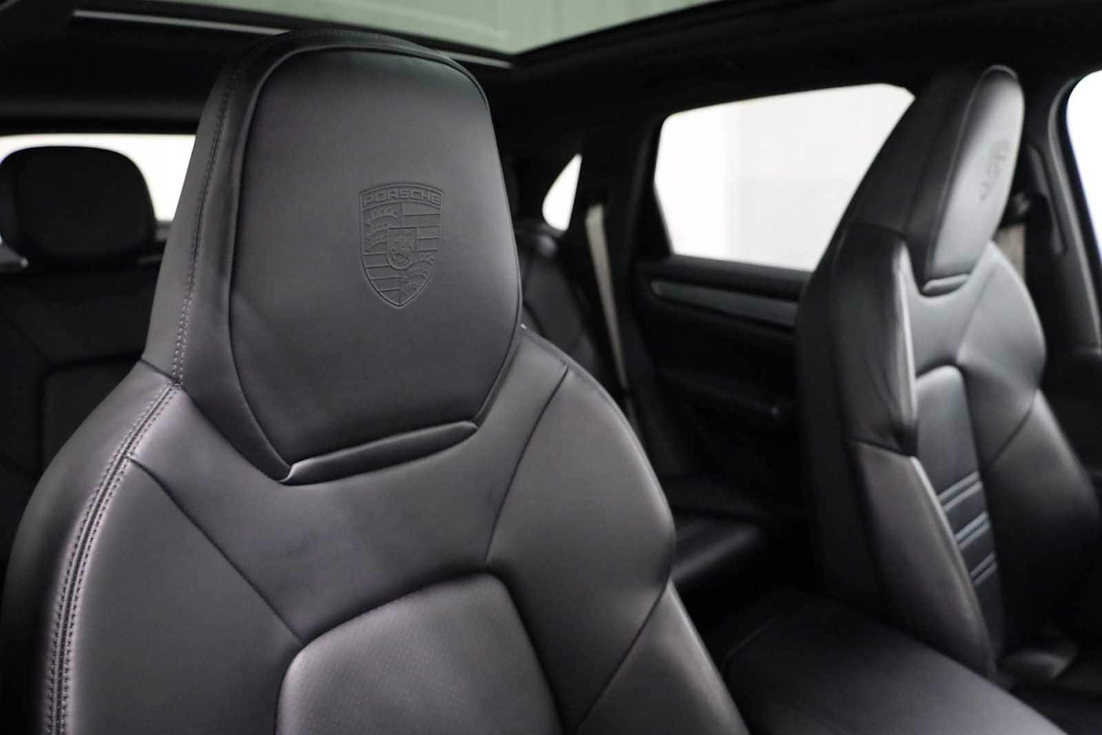 Thumbnail: 2023 Porsche Cayenne - 22