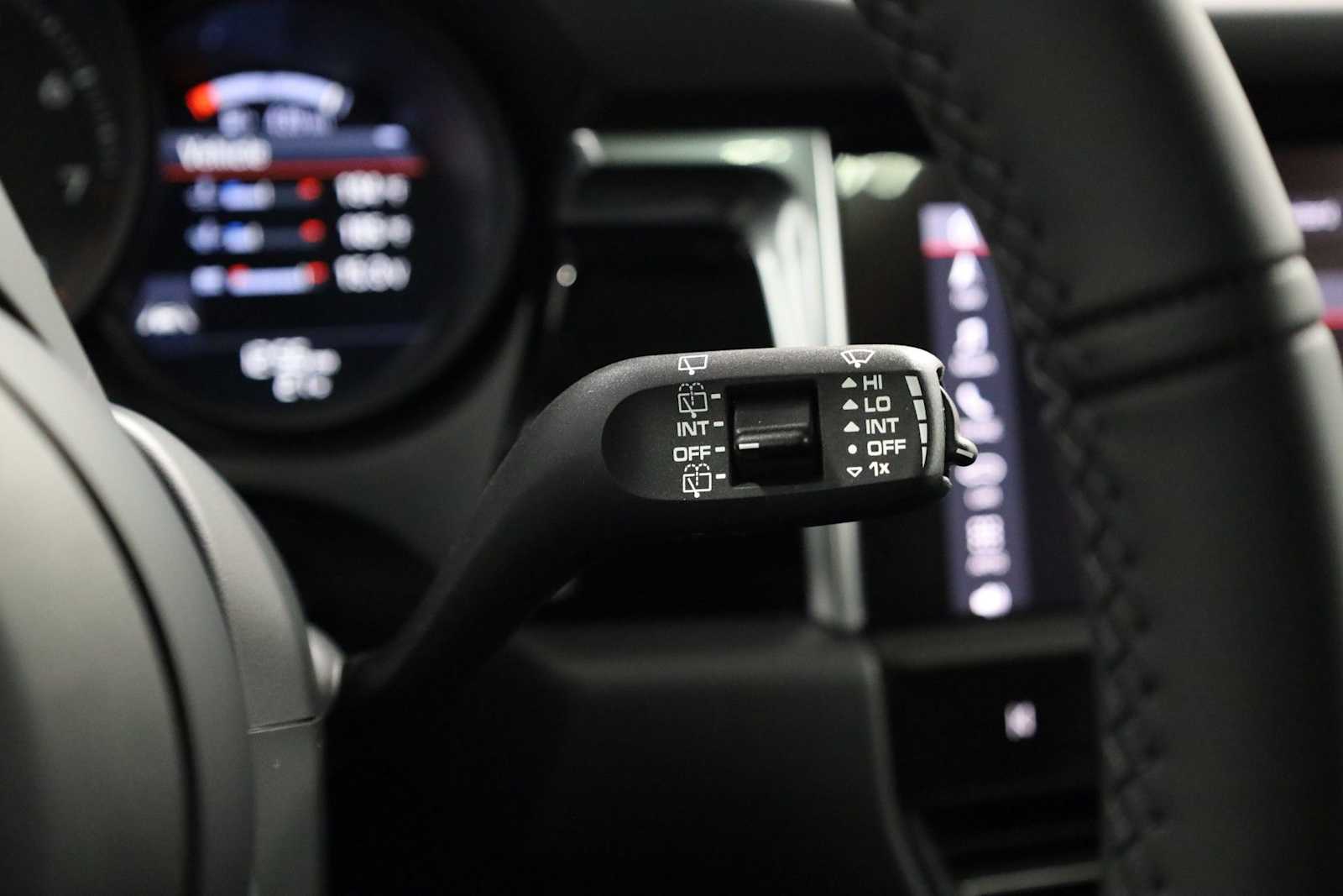 Thumbnail: 2026 Porsche Macan - 30