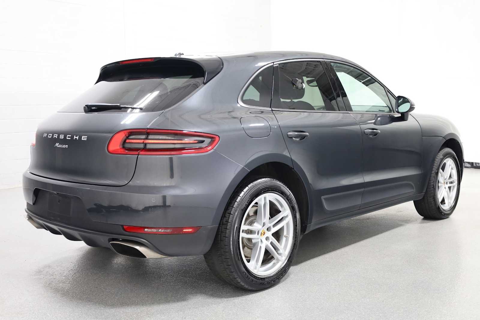 Thumbnail: 2018 Porsche Macan - 9