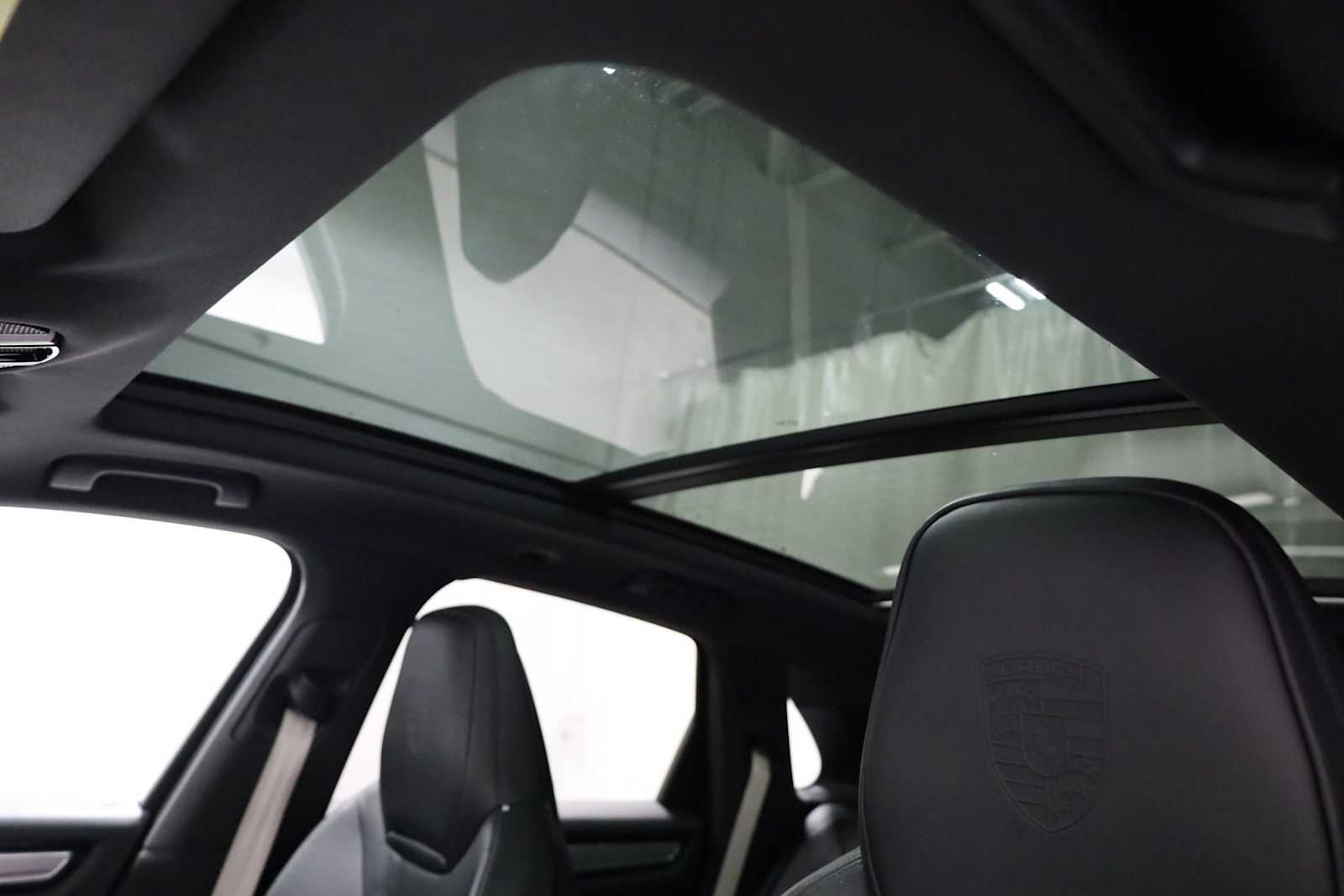 Thumbnail: 2023 Porsche Cayenne - 20