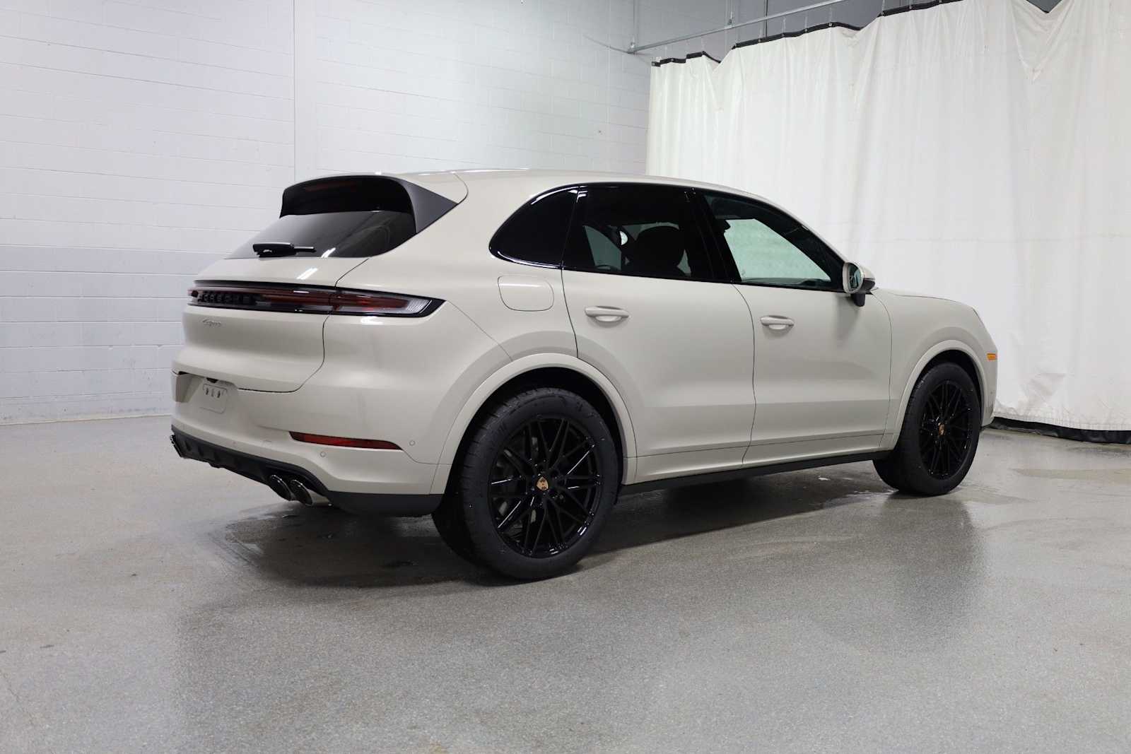 Thumbnail: 2026 Porsche Cayenne - 9