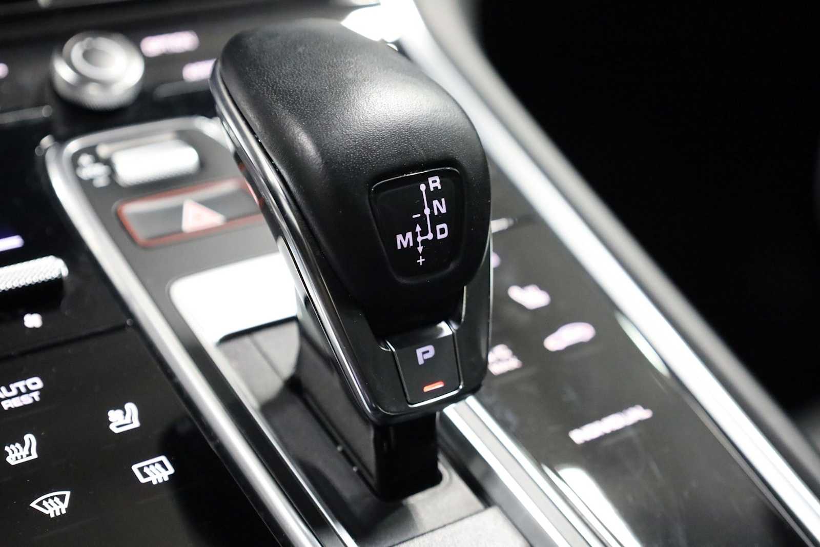 Thumbnail: 2023 Porsche Panamera - 29