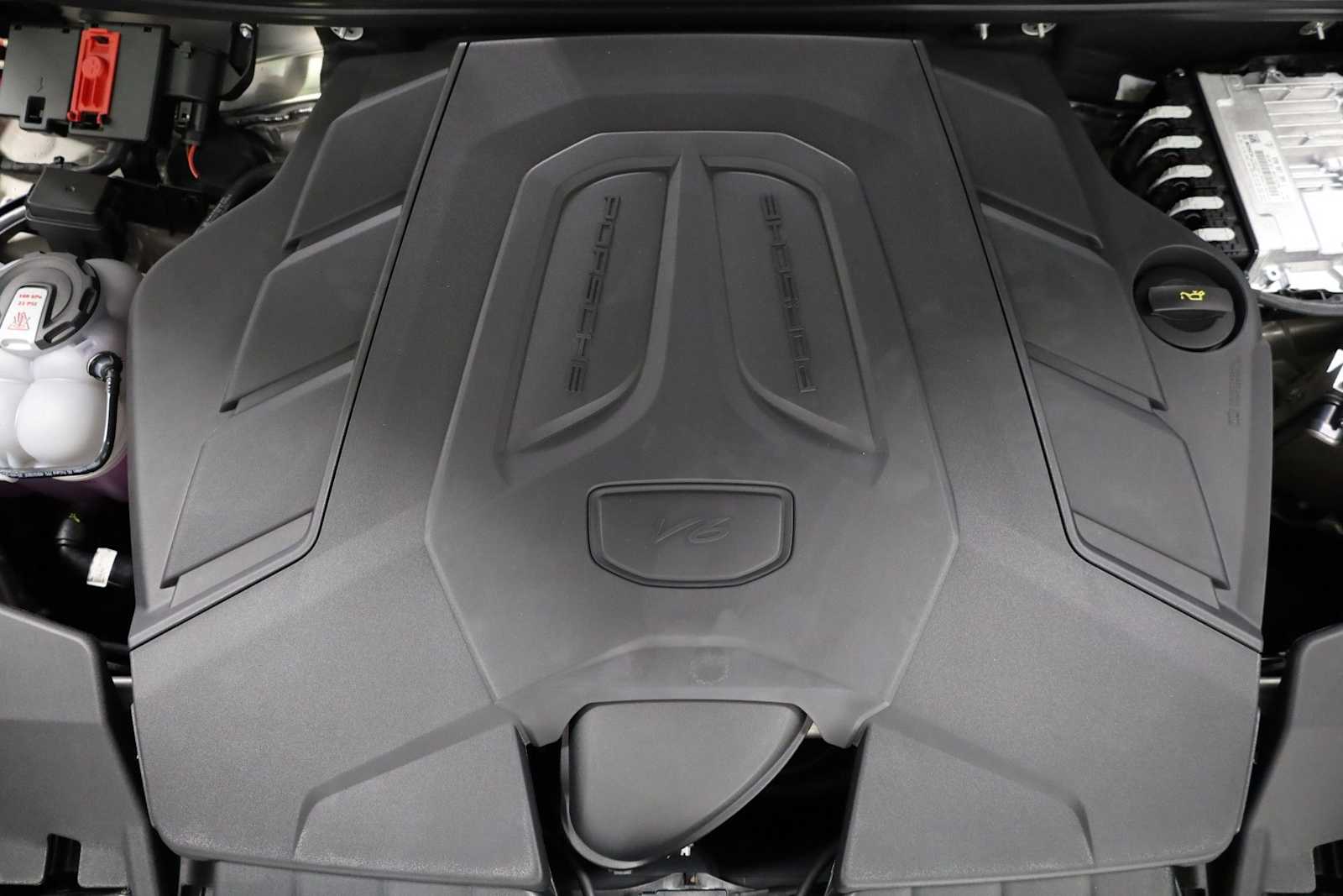 Thumbnail: 2026 Porsche Cayenne - 40