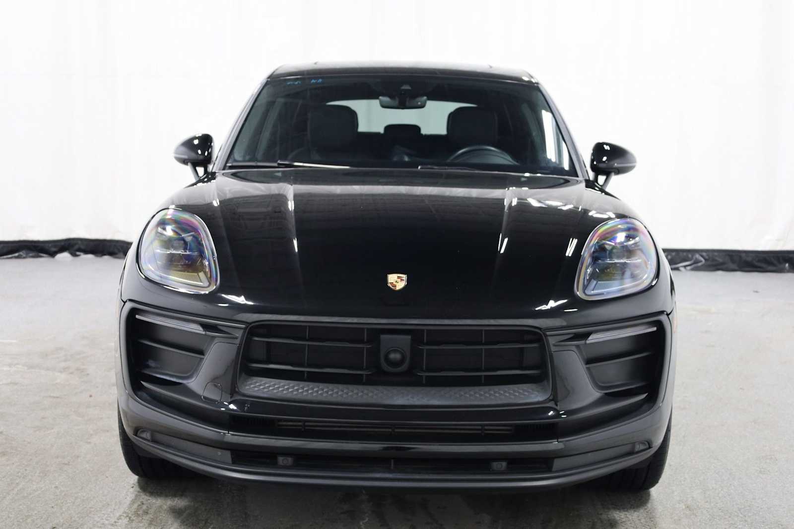 Thumbnail: 2023 Porsche Macan - 14
