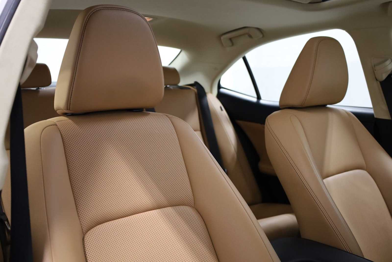 Thumbnail: 2016 Lexus IS - 21