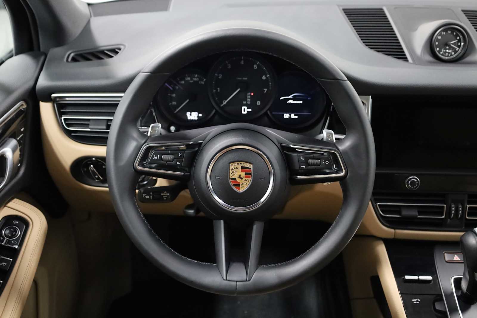 2023 Porsche Macan  24