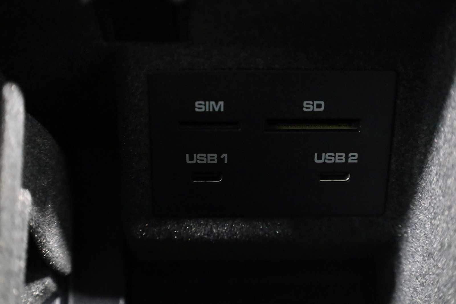 Thumbnail: 2026 Porsche Macan - 35