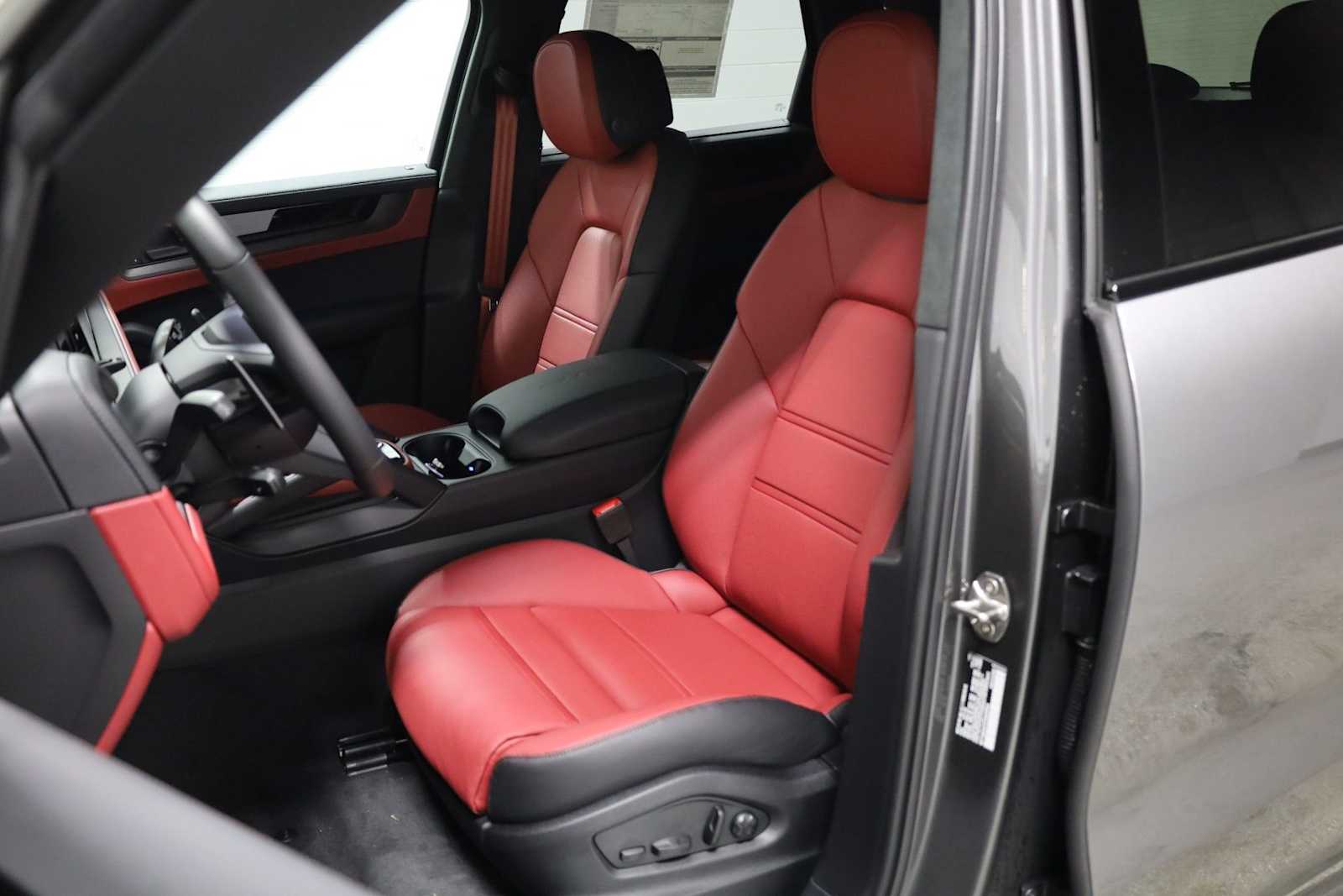 Thumbnail: 2026 Porsche Cayenne - 5