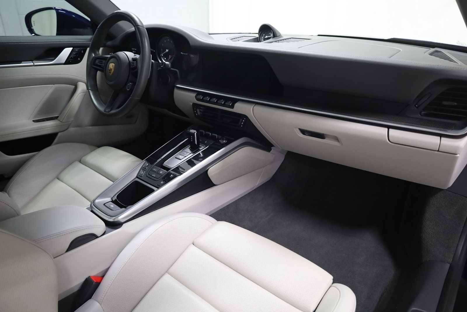 Thumbnail: 2020 Porsche 911 - 6
