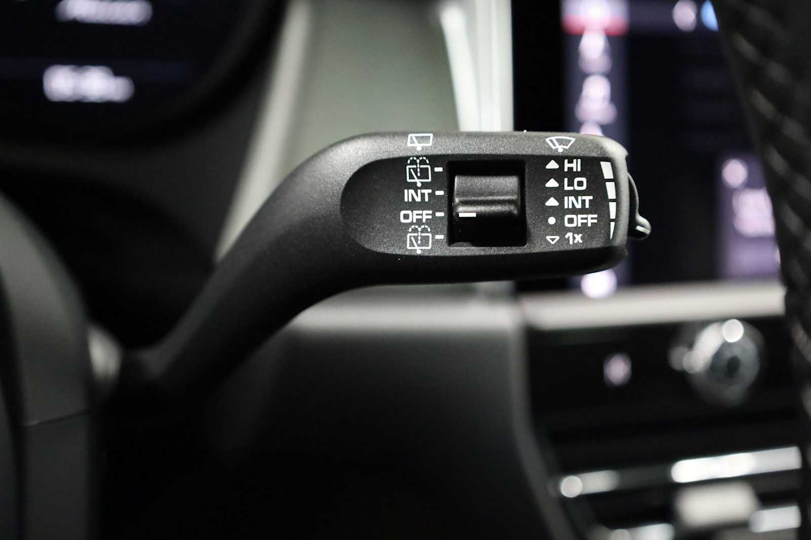 Thumbnail: 2026 Porsche Macan - 30