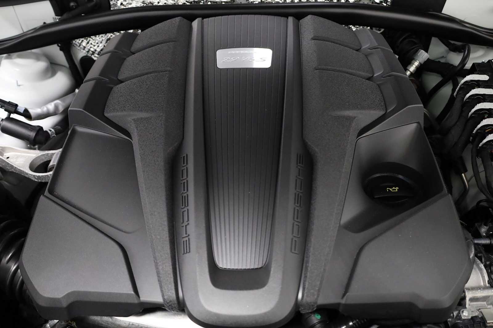 Thumbnail: 2026 Porsche Macan - 43