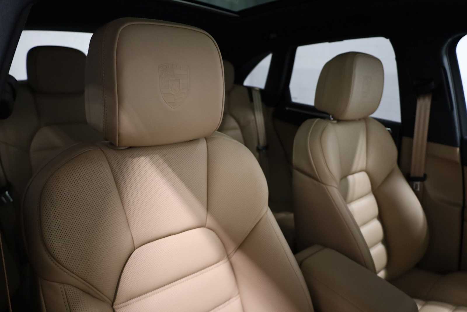 Thumbnail: 2026 Porsche Macan - 22