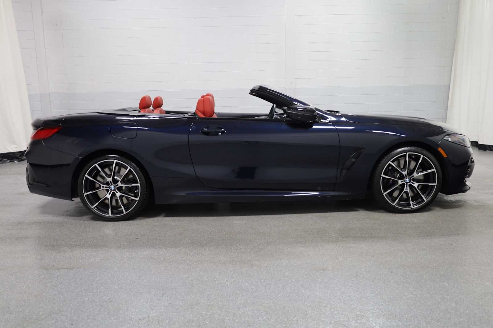 Thumbnail: 2024 BMW 8 Series - 10