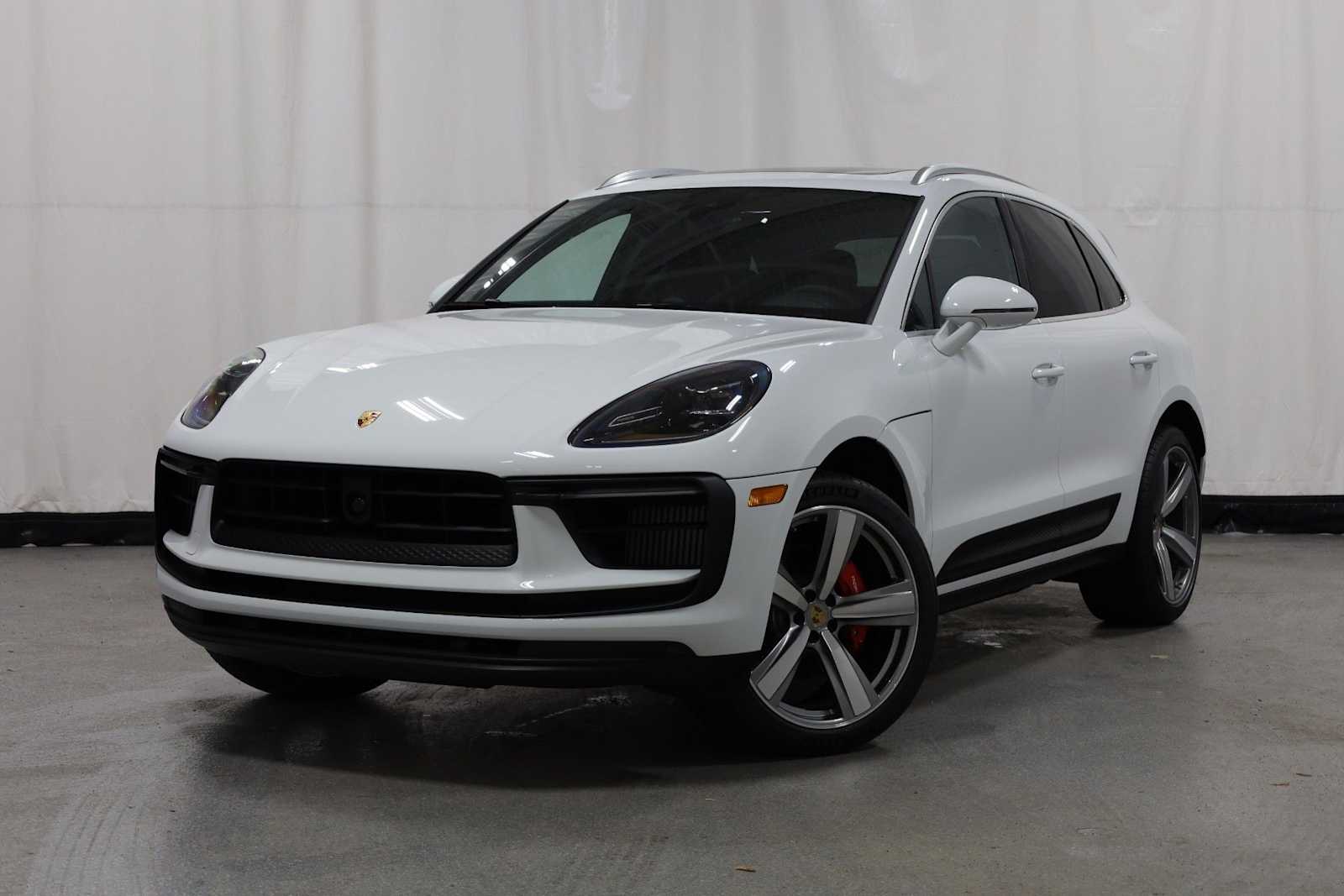 Thumbnail: 2026 Porsche Macan - 1