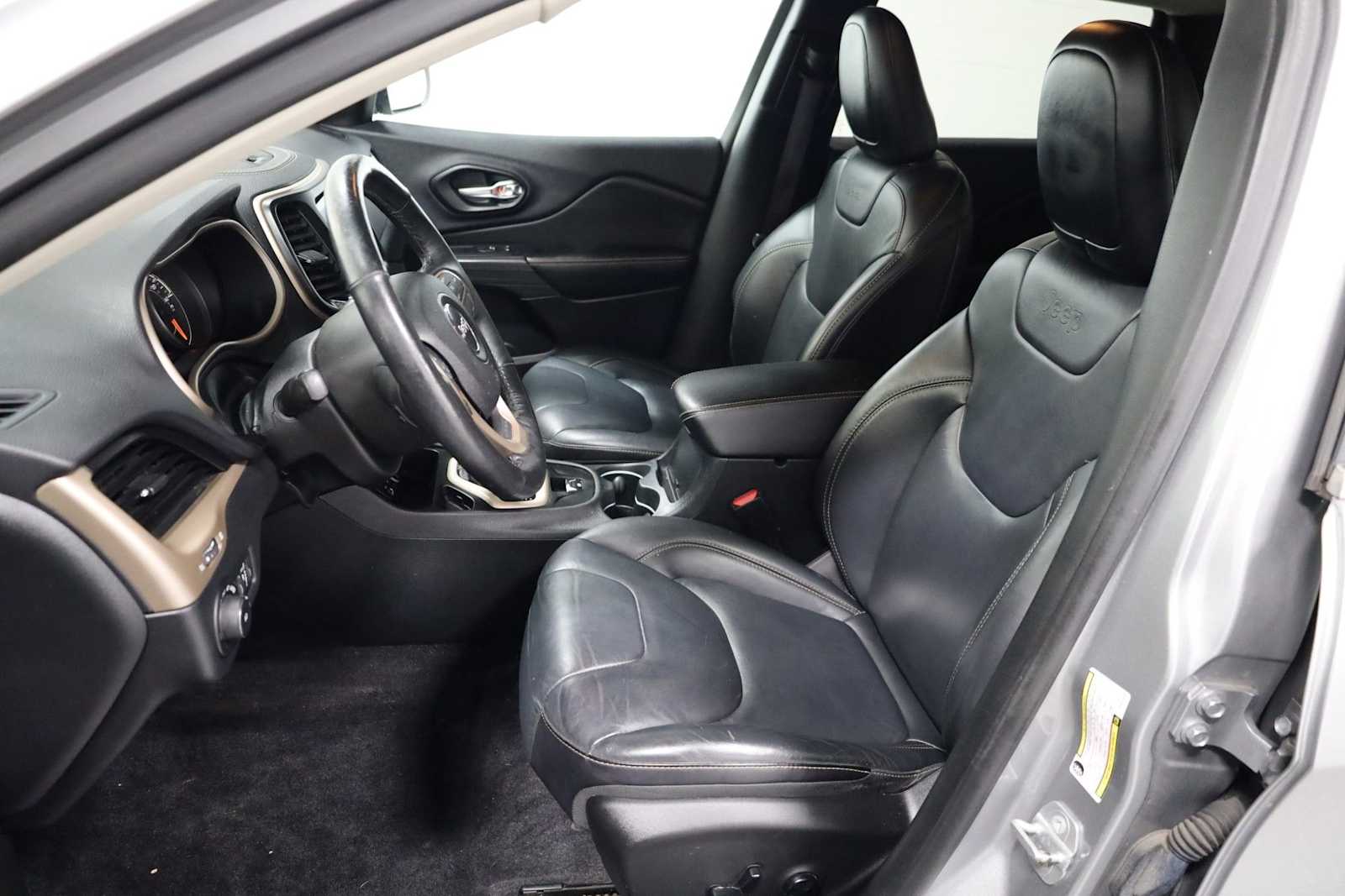 Thumbnail: 2016 Jeep Cherokee - 5