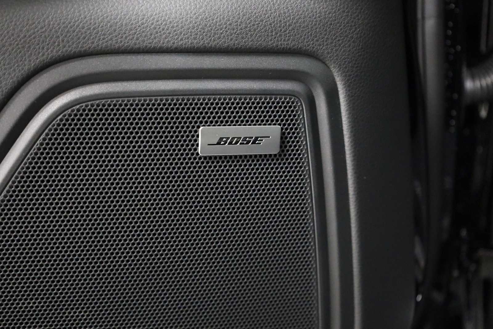 Thumbnail: 2026 Porsche Macan - 18