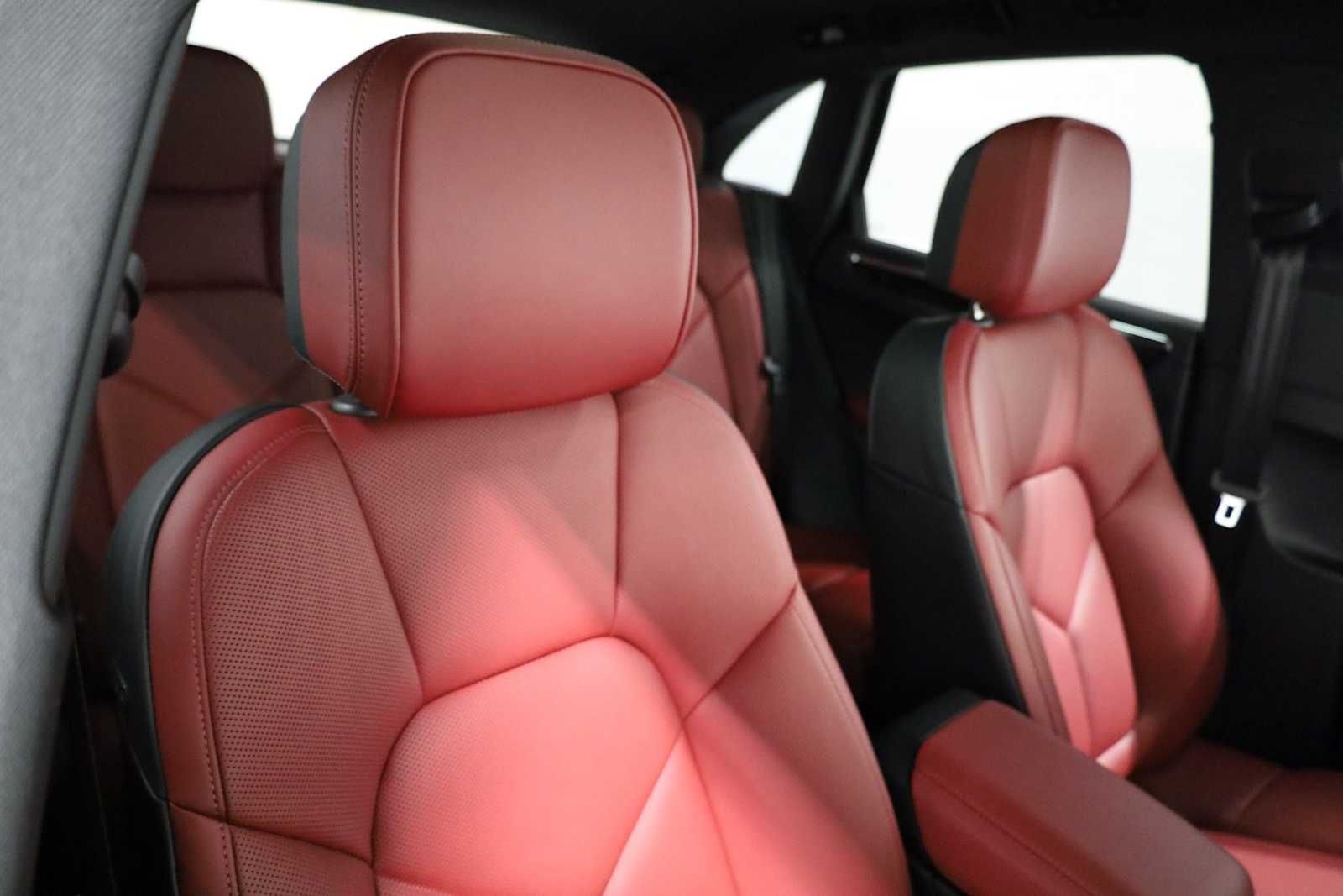 Thumbnail: 2026 Porsche Macan - 22