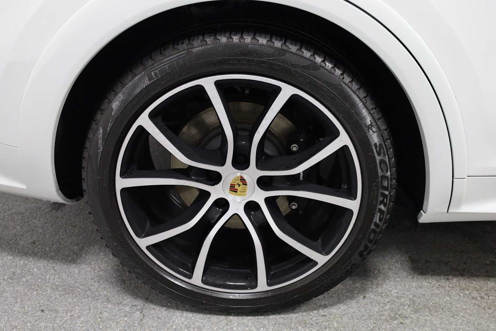 Thumbnail: 2023 Porsche Cayenne - 37