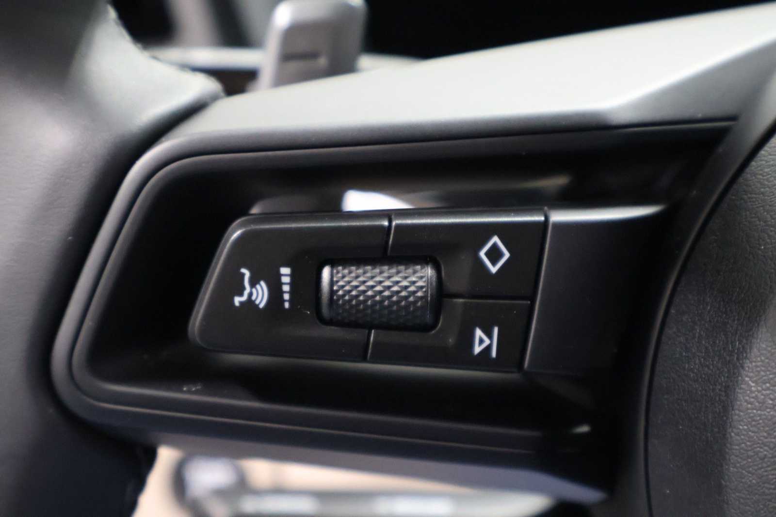 Thumbnail: 2025 Porsche Panamera - 24