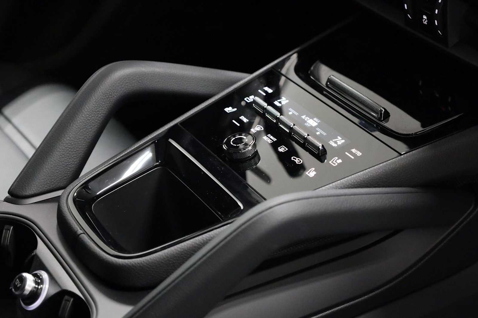 Thumbnail: 2025 Porsche  - 21