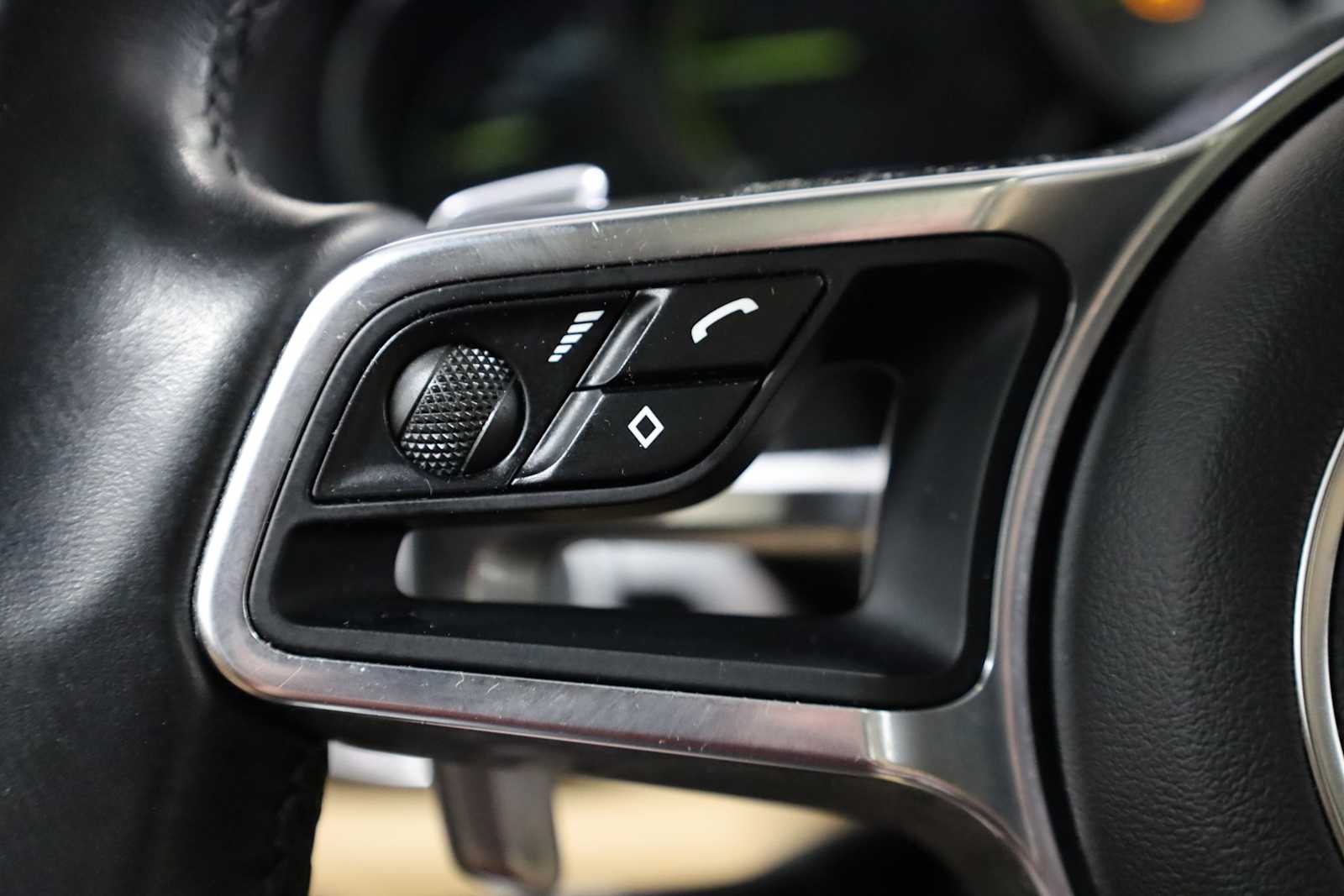 Thumbnail: 2016 Porsche Cayenne - 27