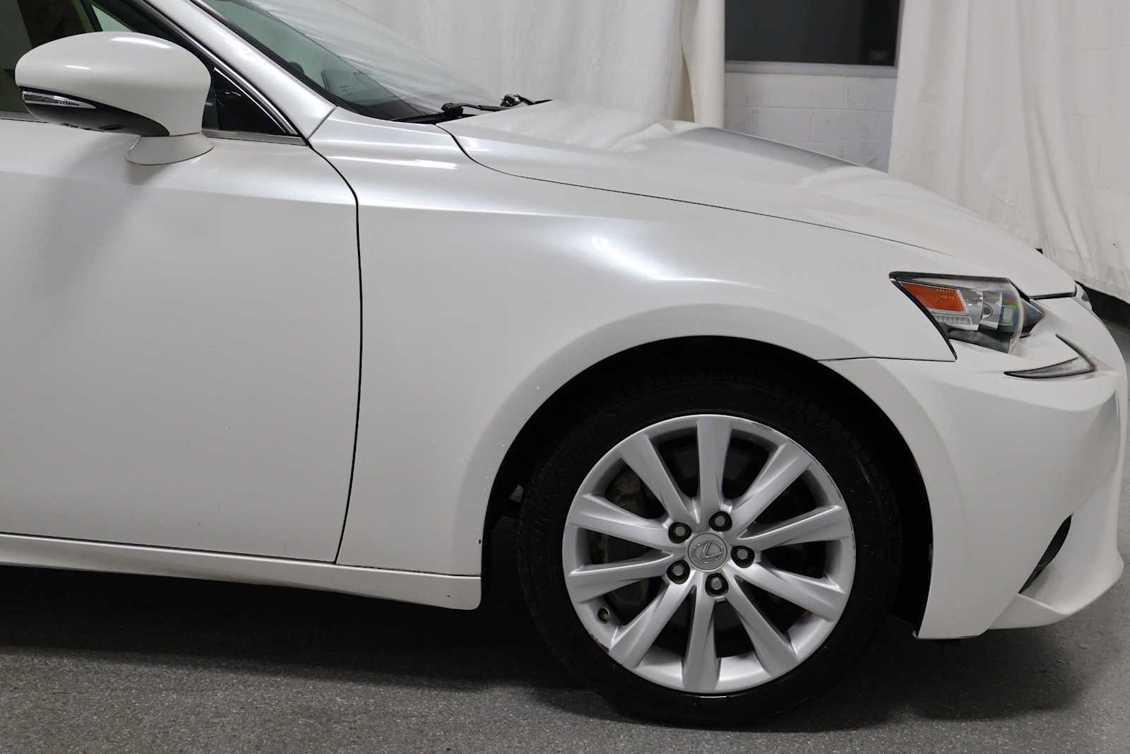 Thumbnail: 2016 Lexus IS - 11