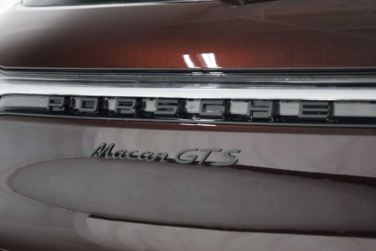 Thumbnail: 2025 Porsche Macan - 8