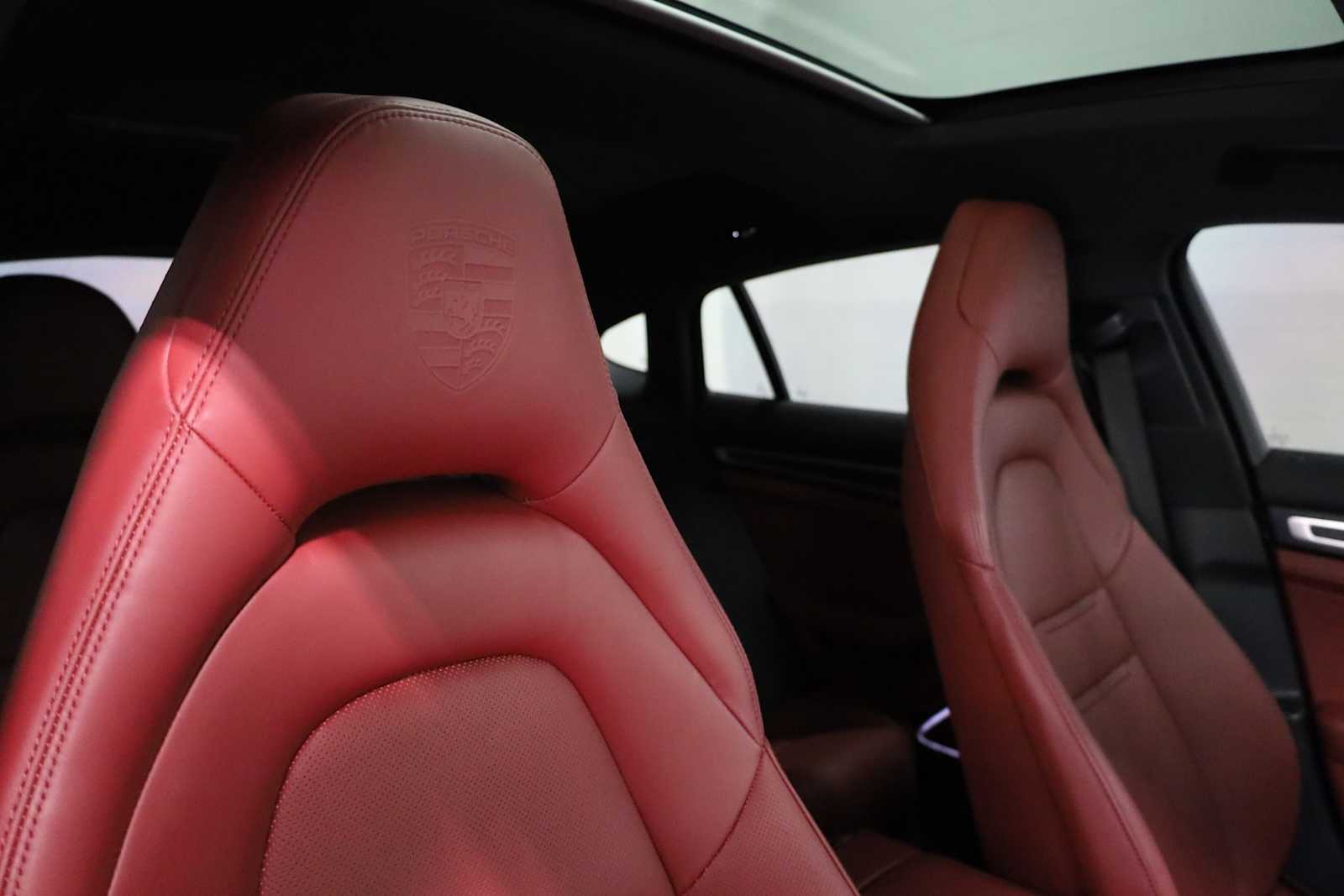 Thumbnail: 2022 Porsche Panamera - 22