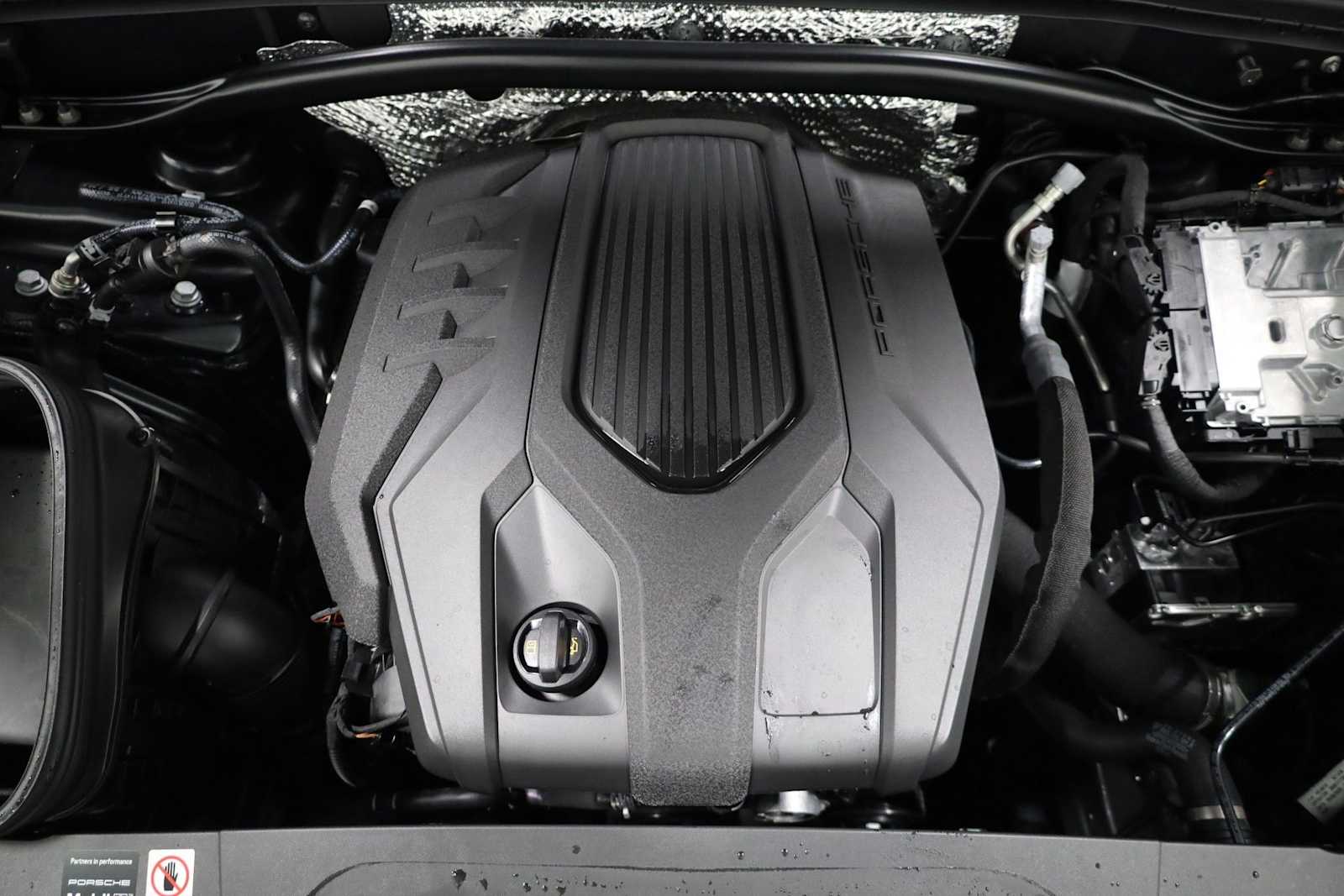 Thumbnail: 2026 Porsche Macan - 42