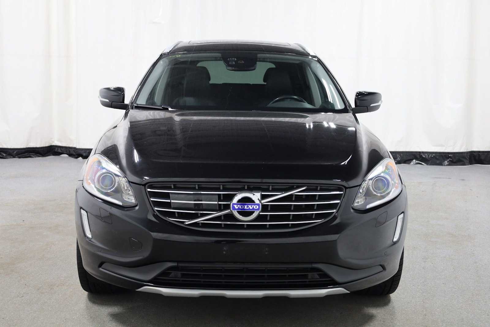 Thumbnail: 2016 Volvo XC60 - 14
