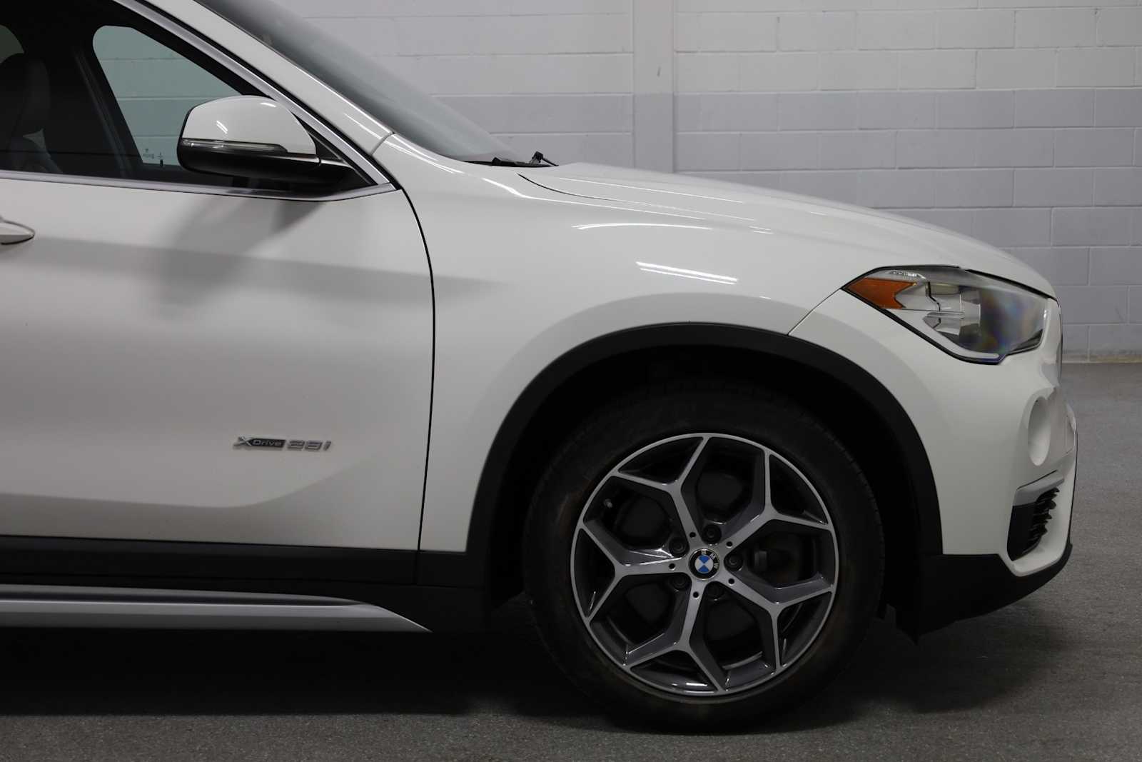 Thumbnail: 2016 BMW X1 - 11