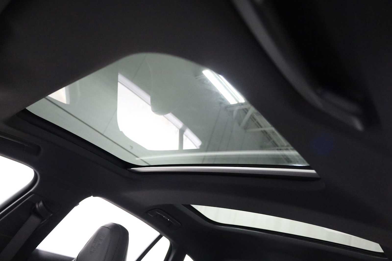 Thumbnail: 2026 Porsche Panamera - 20