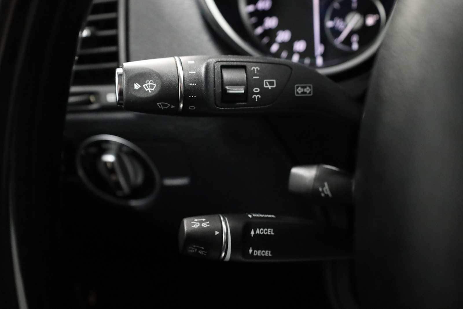 Thumbnail: 2013 Mercedes-Benz G-Class - 27
