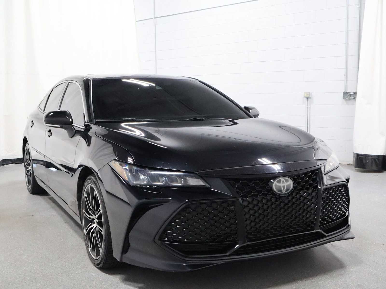 Thumbnail: 2019 Toyota Avalon - 13