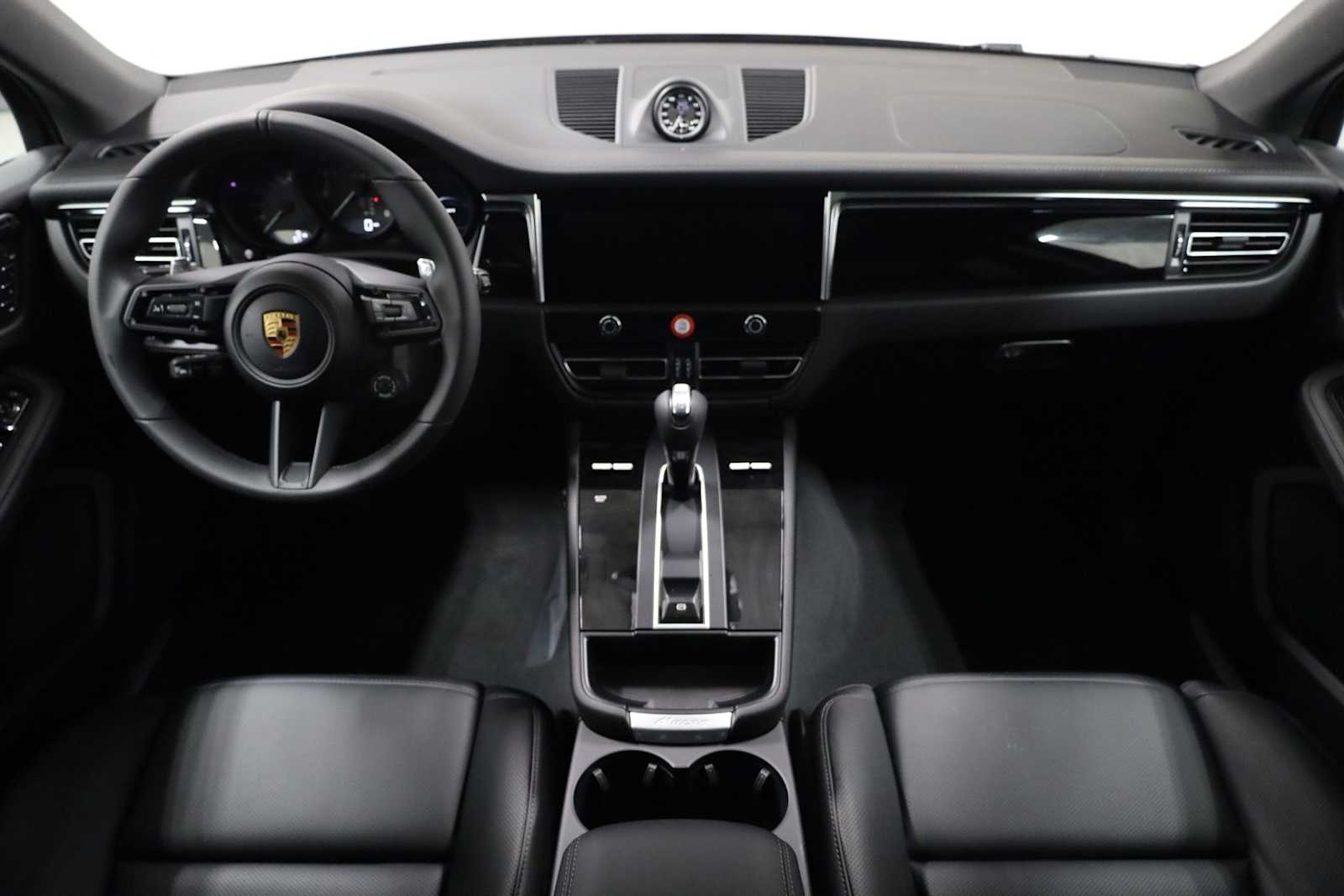 Thumbnail: 2026 Porsche Macan - 26