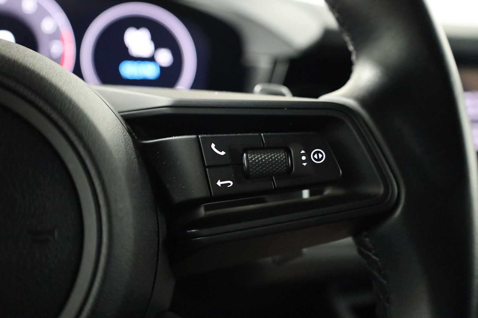 Thumbnail: 2024 Porsche Cayenne - 24