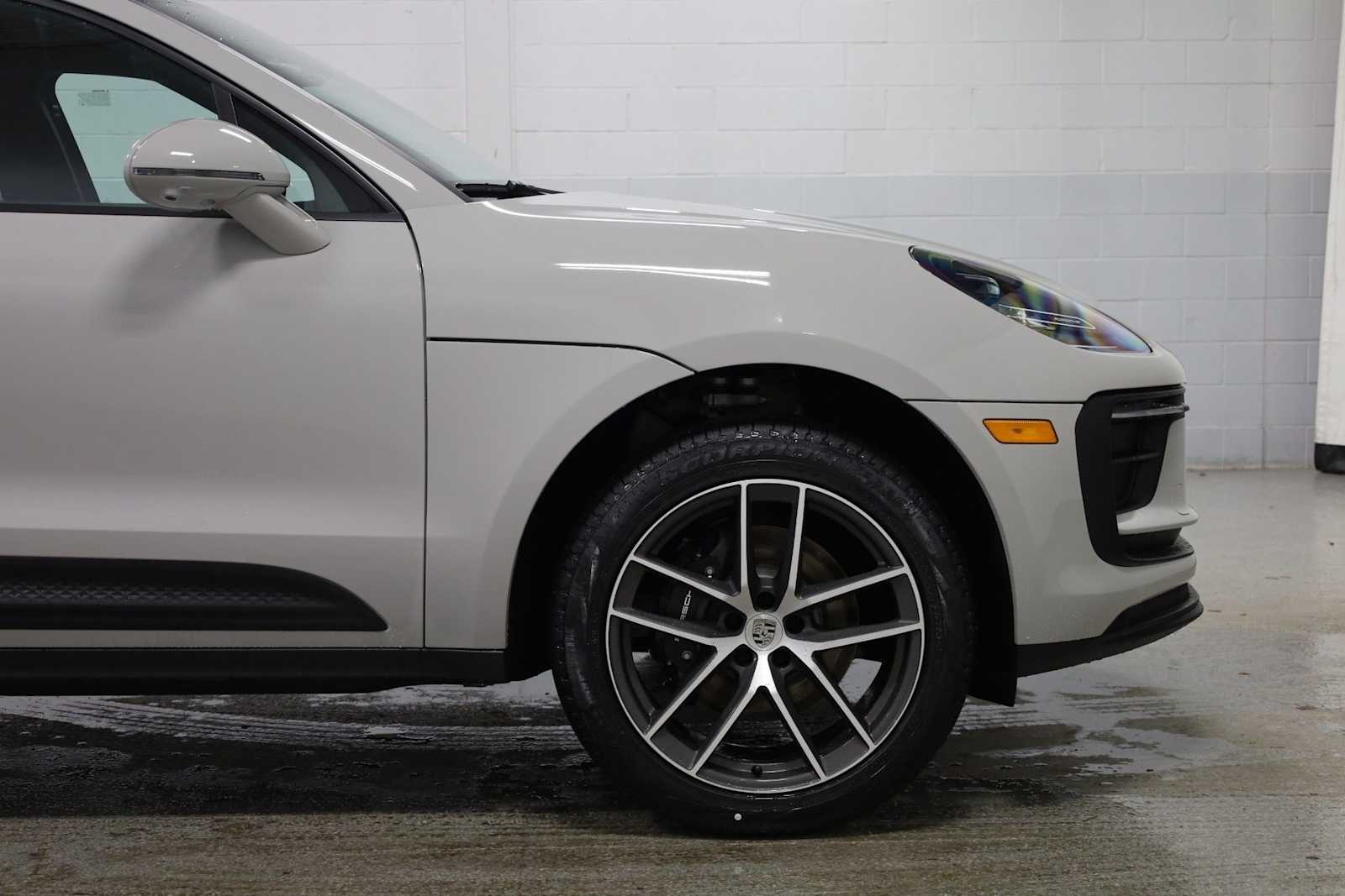 Thumbnail: 2026 Porsche Macan - 11