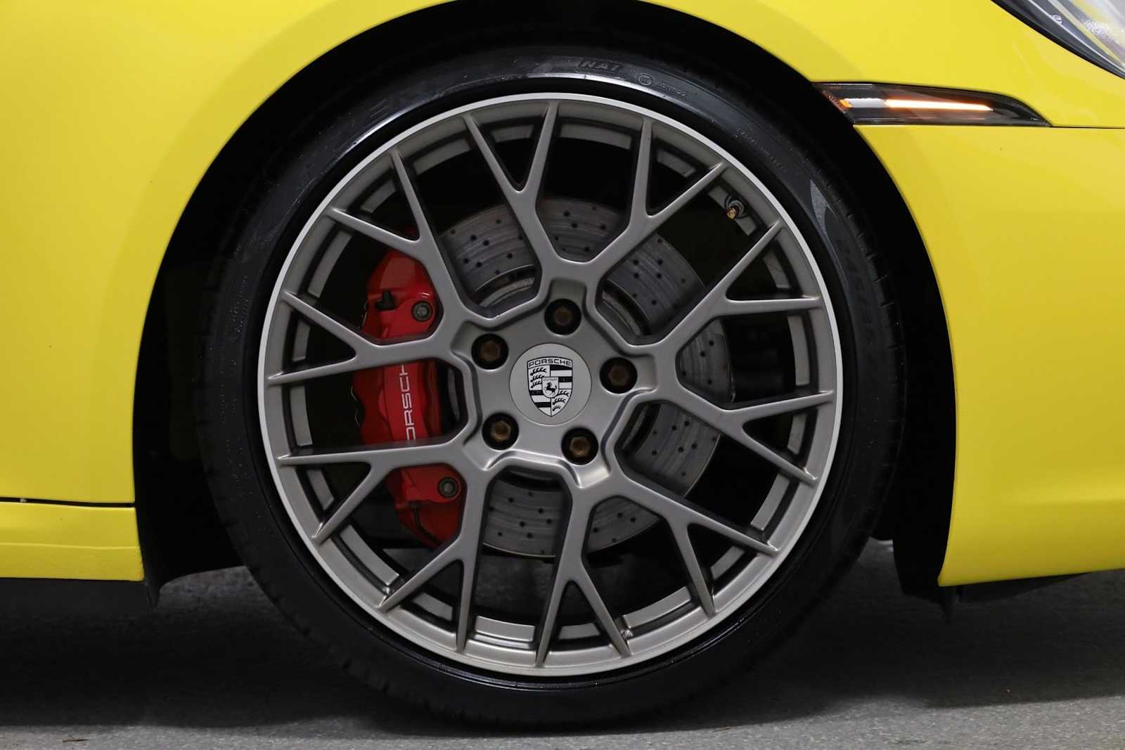 Thumbnail: 2020 Porsche 911 - 12