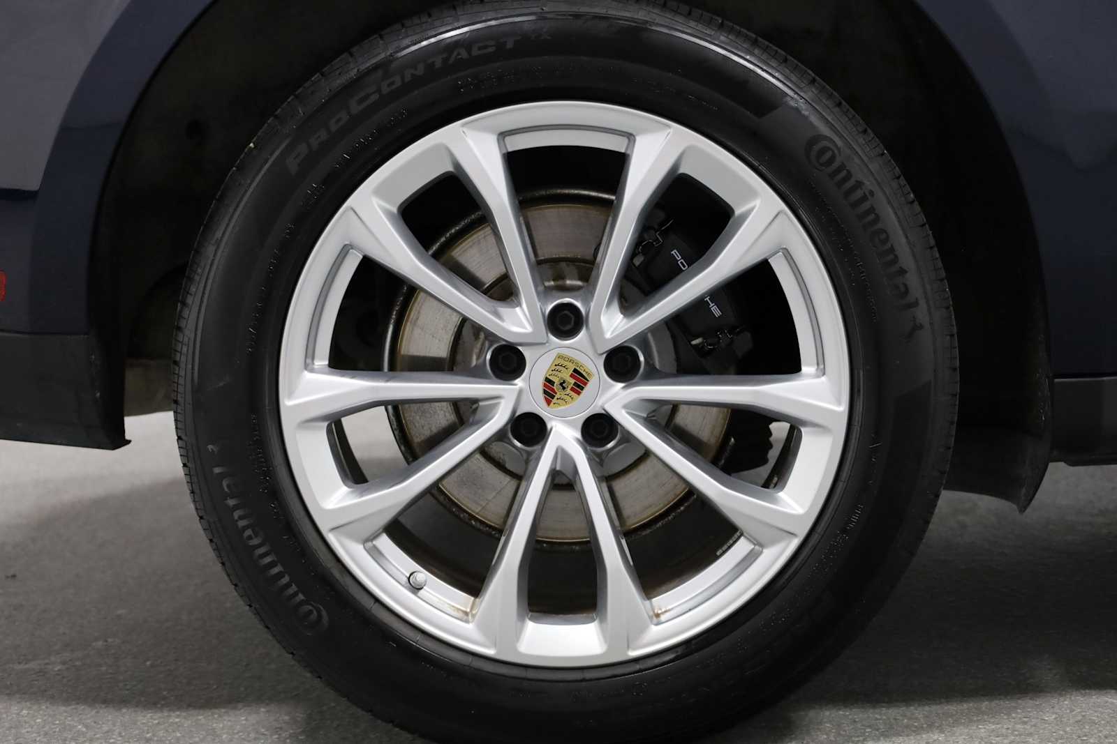 Thumbnail: 2023 Porsche Macan - 37