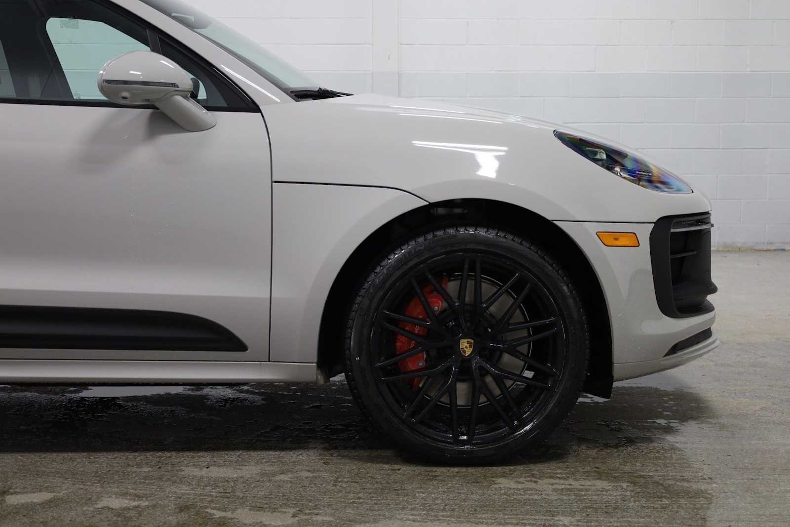 Thumbnail: 2026 Porsche Macan - 11